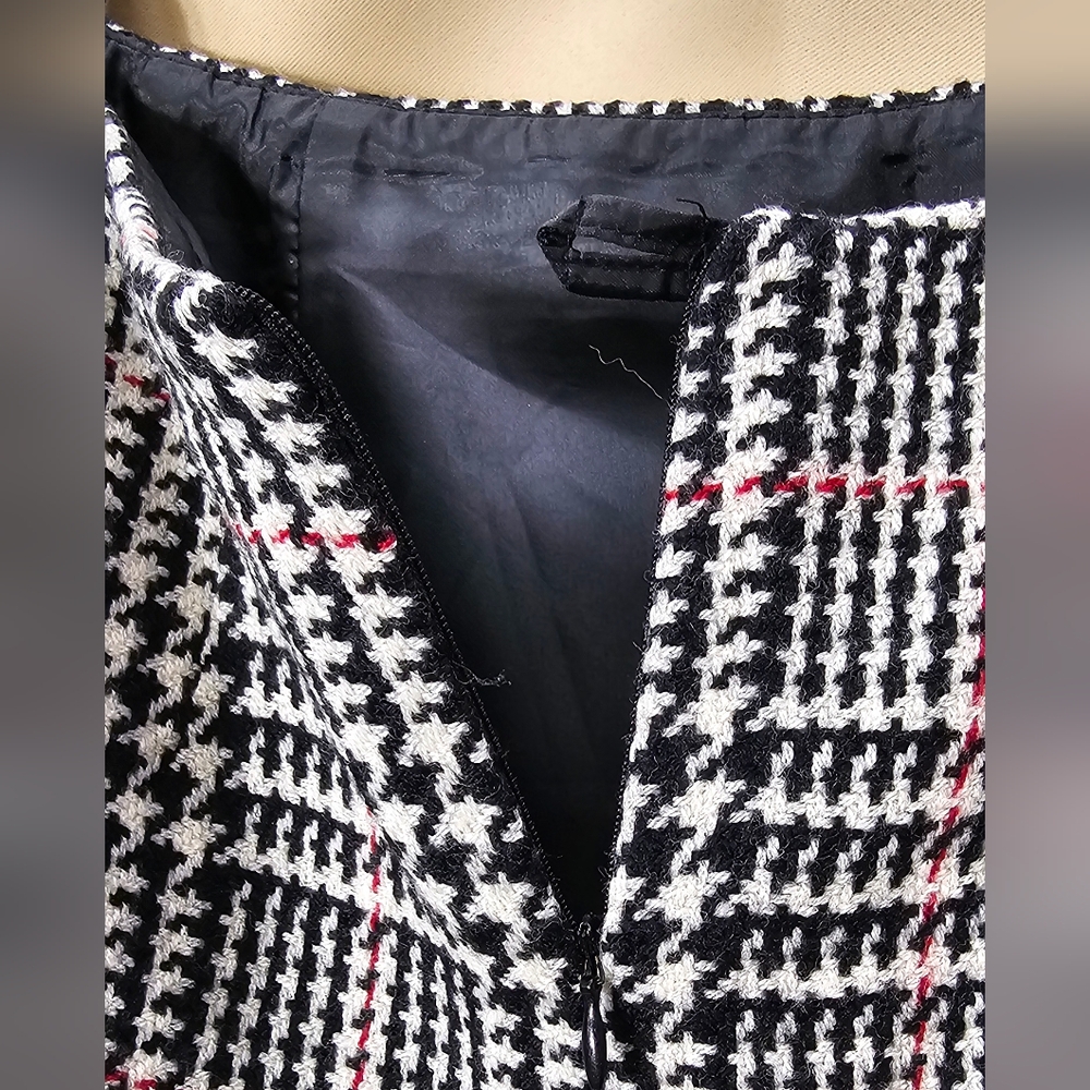 Talbots Petites Wool Pencil Skirt 12P Black White Red Plaid Houndstooth Career - Picture 5 of 11